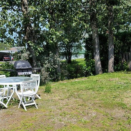 에드먼스턴 Lower Level Apt 6Ft High Close To Hwy Netflix Wifi 아파트 외부 사진
