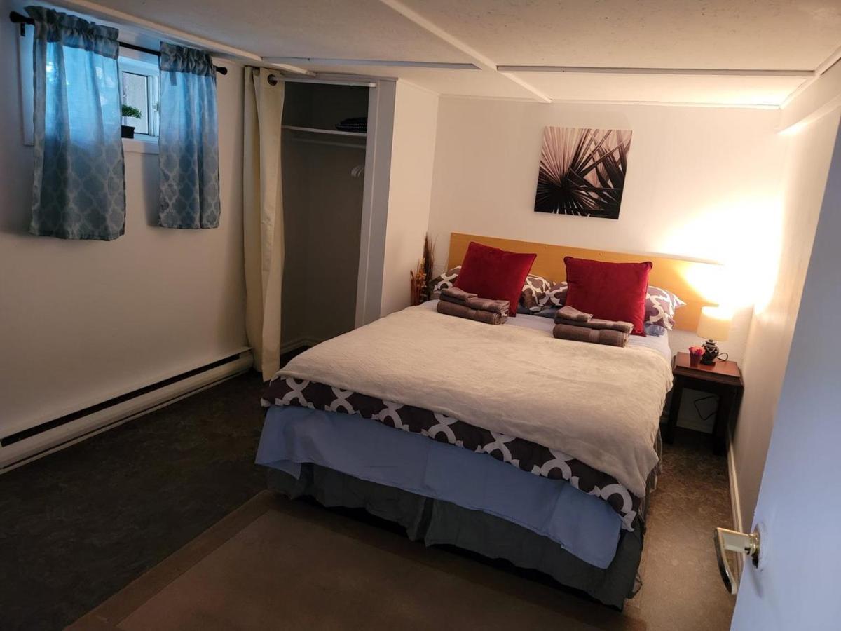 에드먼스턴 Lower Level Apt 6Ft High Close To Hwy Netflix Wifi 아파트 외부 사진